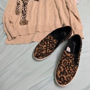 Time and tru easy on and off sneakers